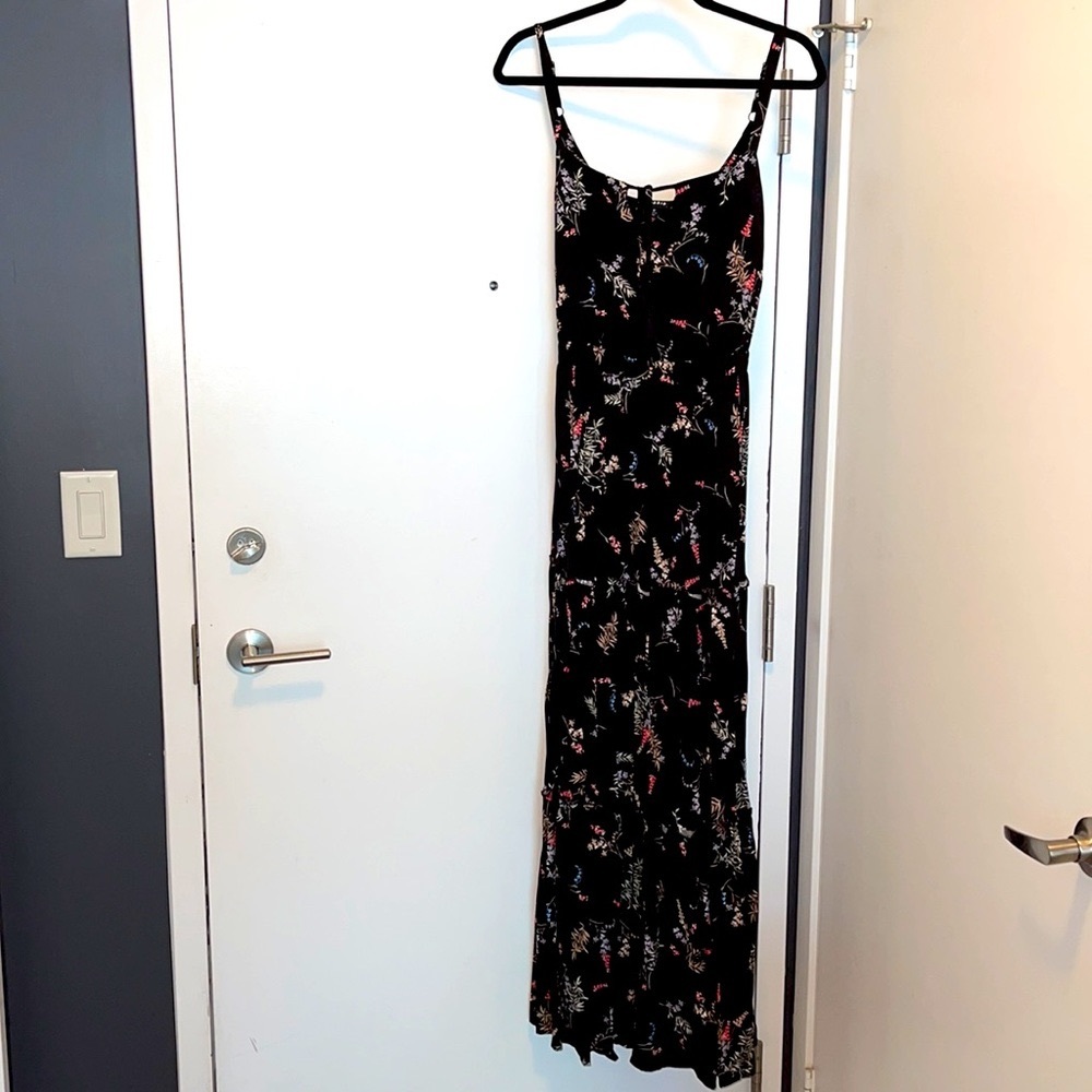 Torrid black floral tiered keyhole maxi dress